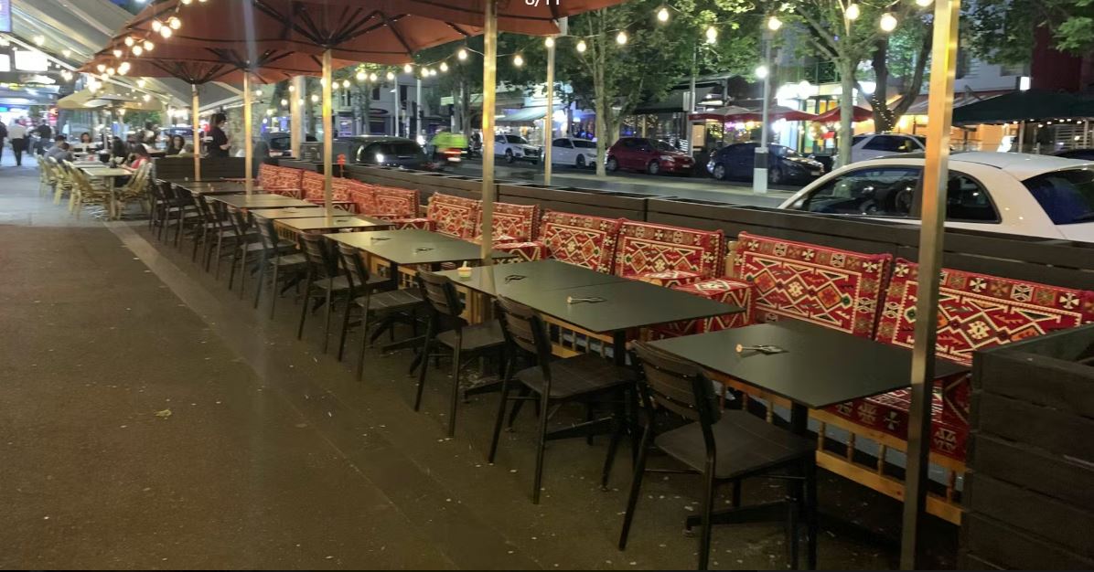 PRIME LYGON STREET HOSPITALITY OPPORTUNITY – HIGH TURNOVER, FULLY RENOVATED - Image 3